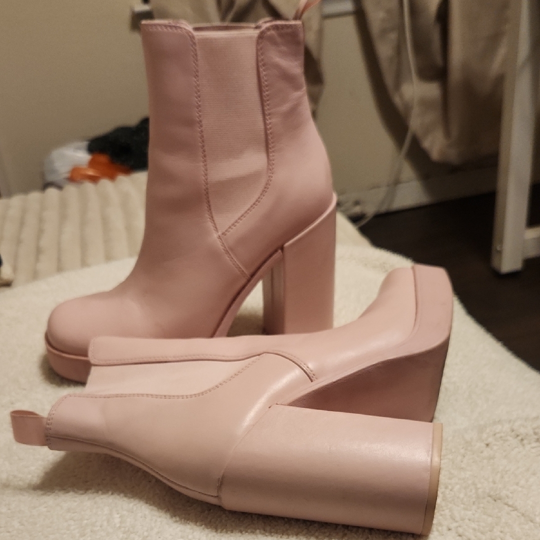 Steve Madden Pink Platform Chelsea Boots